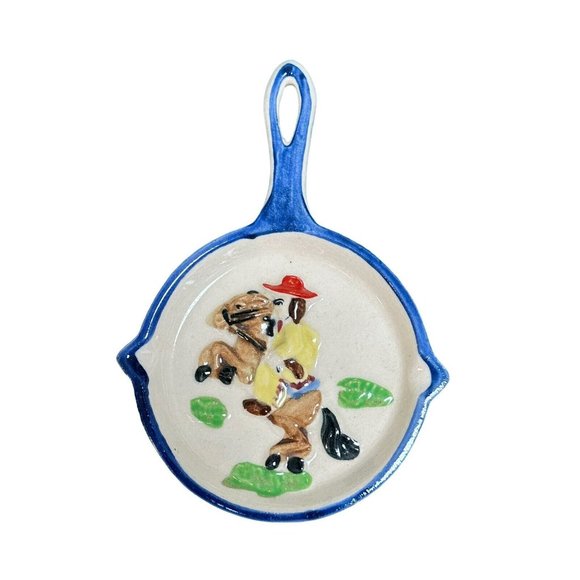 Vintage 4” Mini Ceramic‎ Skillets Spoon Rest White Blue Horse Rider Handpainted - Picture 4 of 4